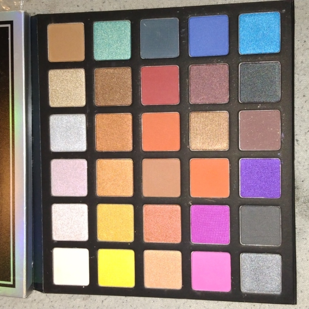 Bebella slayette eyeshadow palette